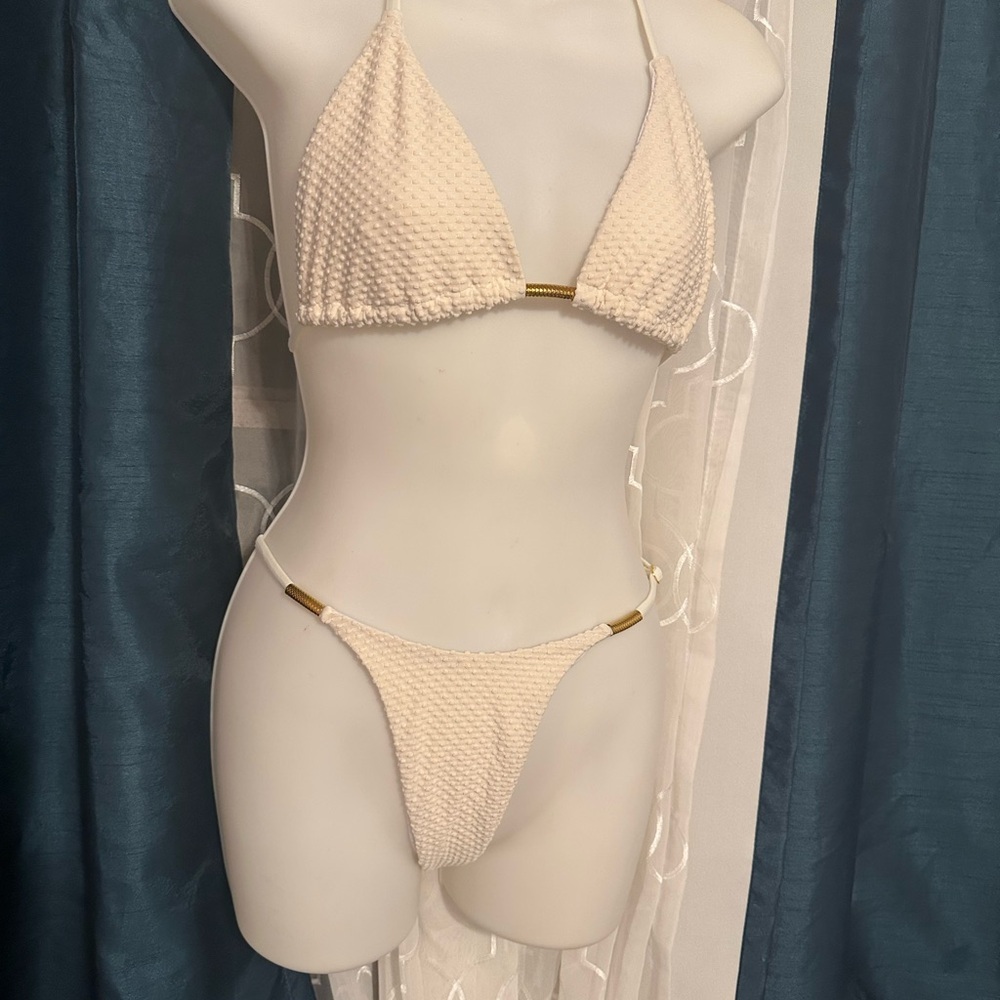Elegant Cream Textured Bikini